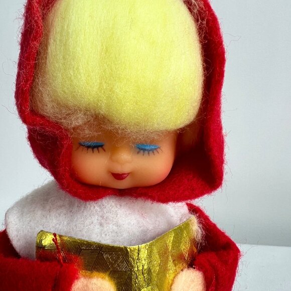 VTG Christmas Tree Topper Red Felt Caroler Doll With Blonde Hair & Gold Book - Picture 5 of 7
